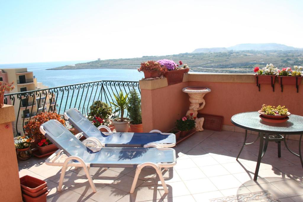 White Dolphin Complex Aparthotel Qawra Εξωτερικό φωτογραφία