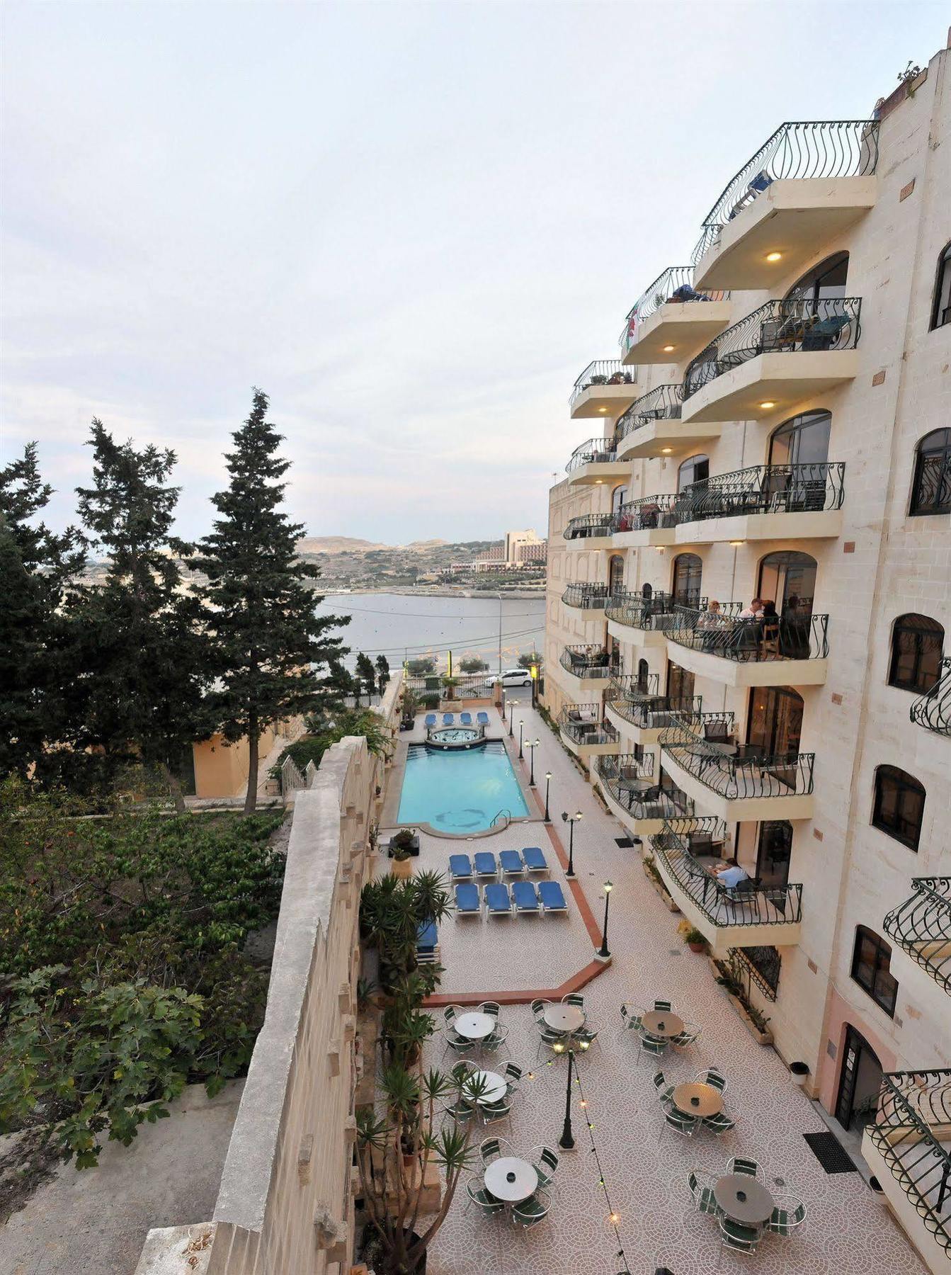 White Dolphin Complex Aparthotel Qawra Εξωτερικό φωτογραφία